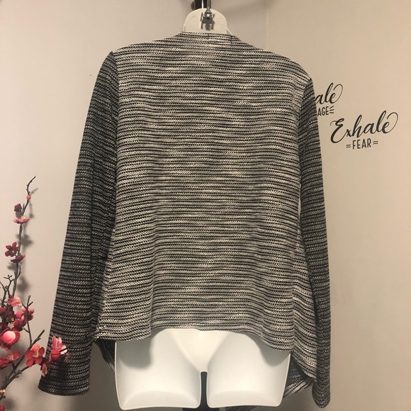 Karen Brooks Black & White Strip Shrug Front Open - Picture 5 of 7